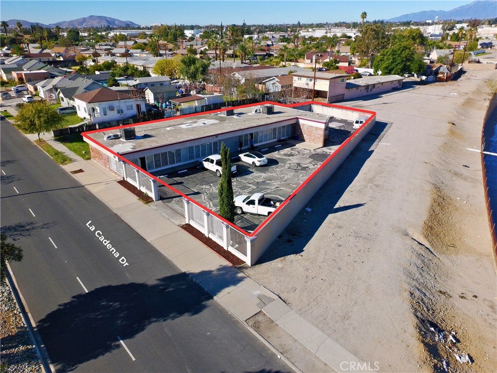 1377 N La Cadena