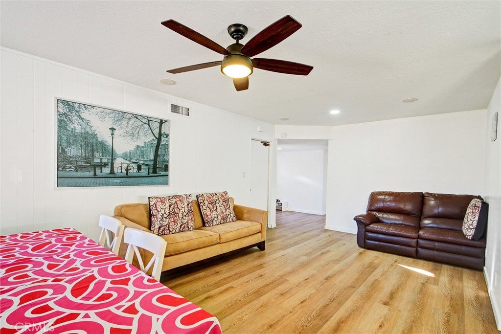 2235 Deepgrove