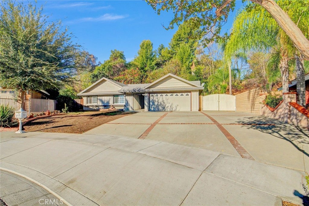 2235 Deepgrove