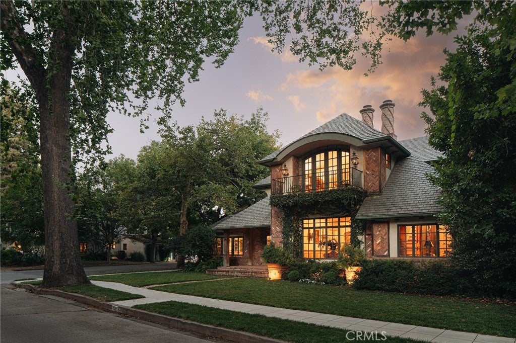 1095 Woodland Avenue