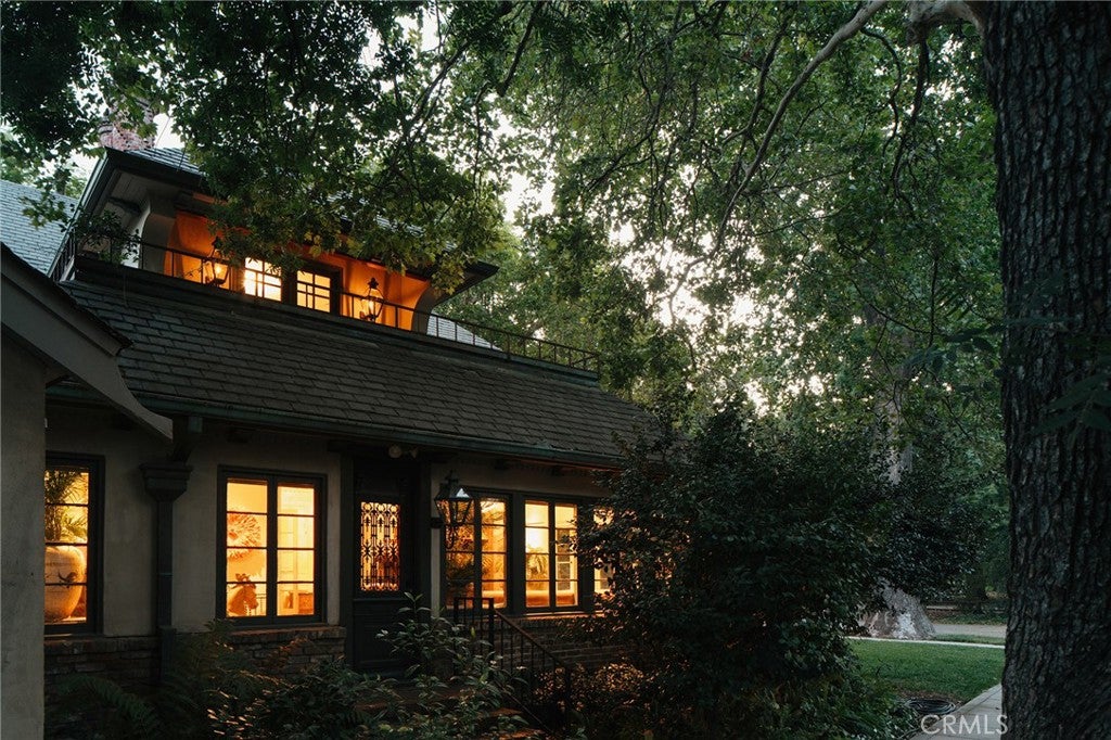 1095 Woodland Avenue