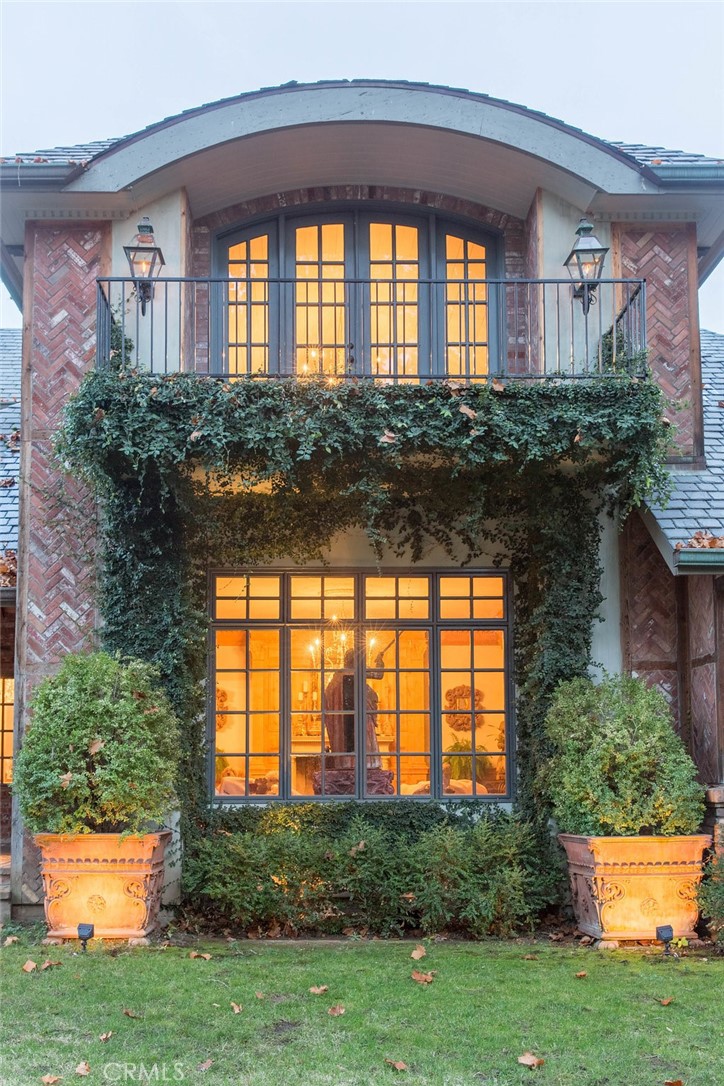 1095 Woodland Avenue