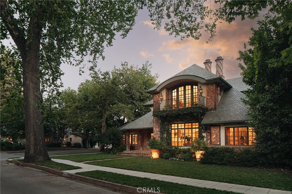 1095 Woodland Avenue