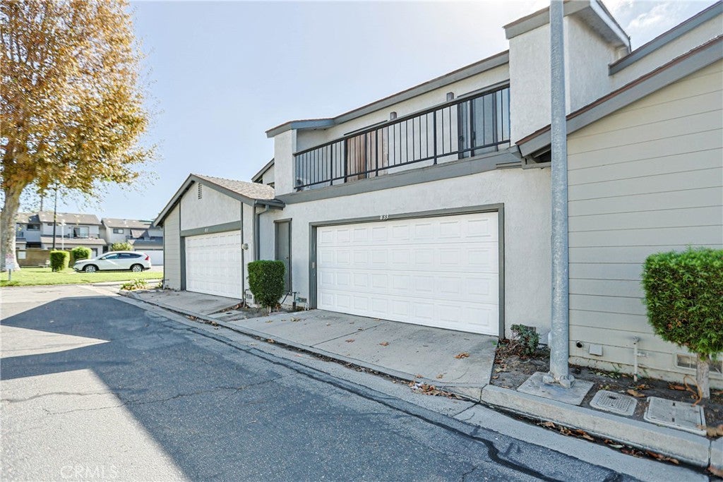 Photo of 833 Amberwood DR, Santa Ana, CA 92703 (MLS # PW26226514)
