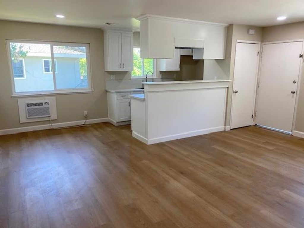 listing image 130725025255288264141