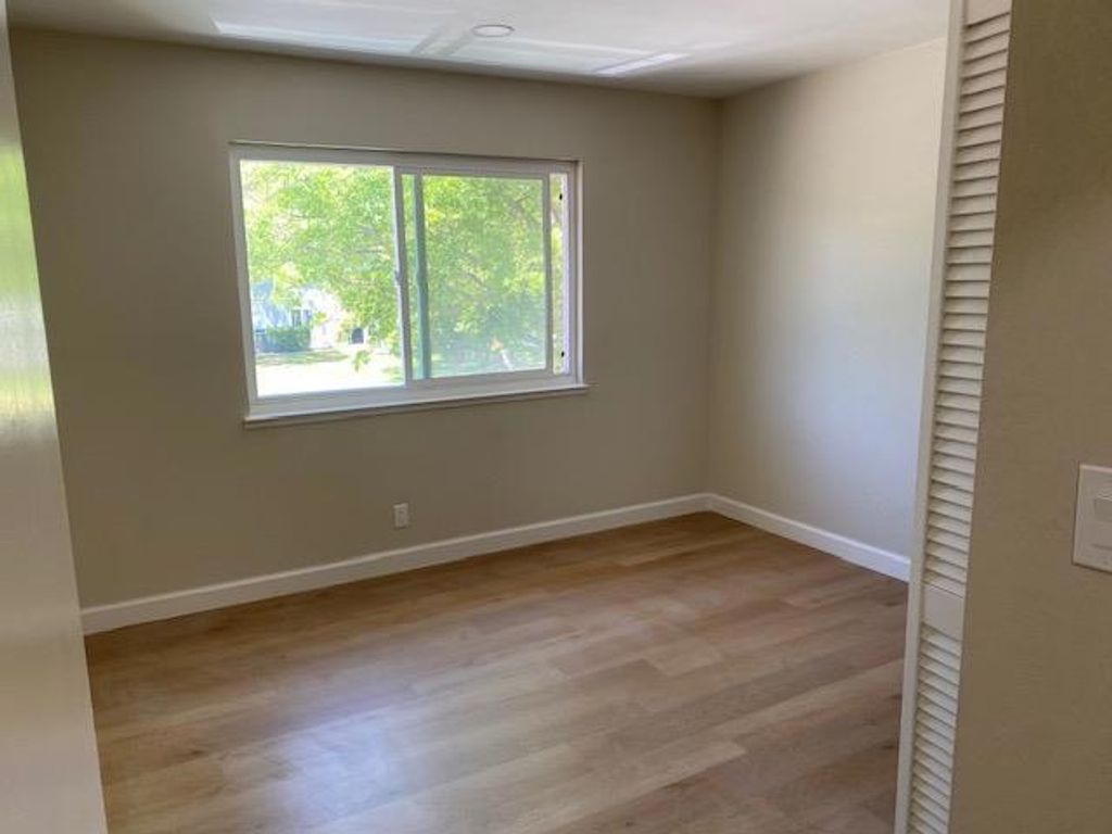 listing image 130723453380136915151