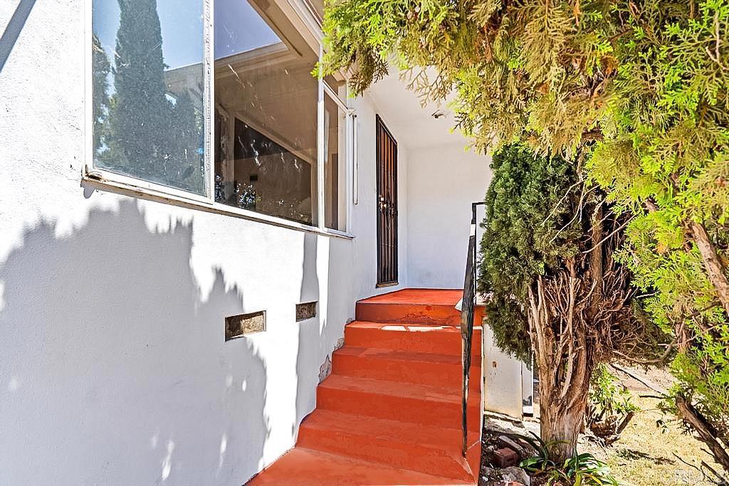 855 Quail Street