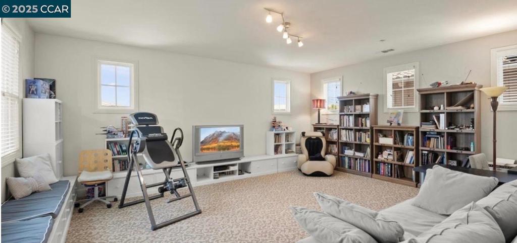 STONEBRAE COUNTRY CLUB - Residential