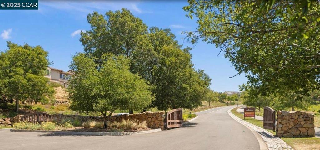 STONEBRAE COUNTRY CLUB - Residential