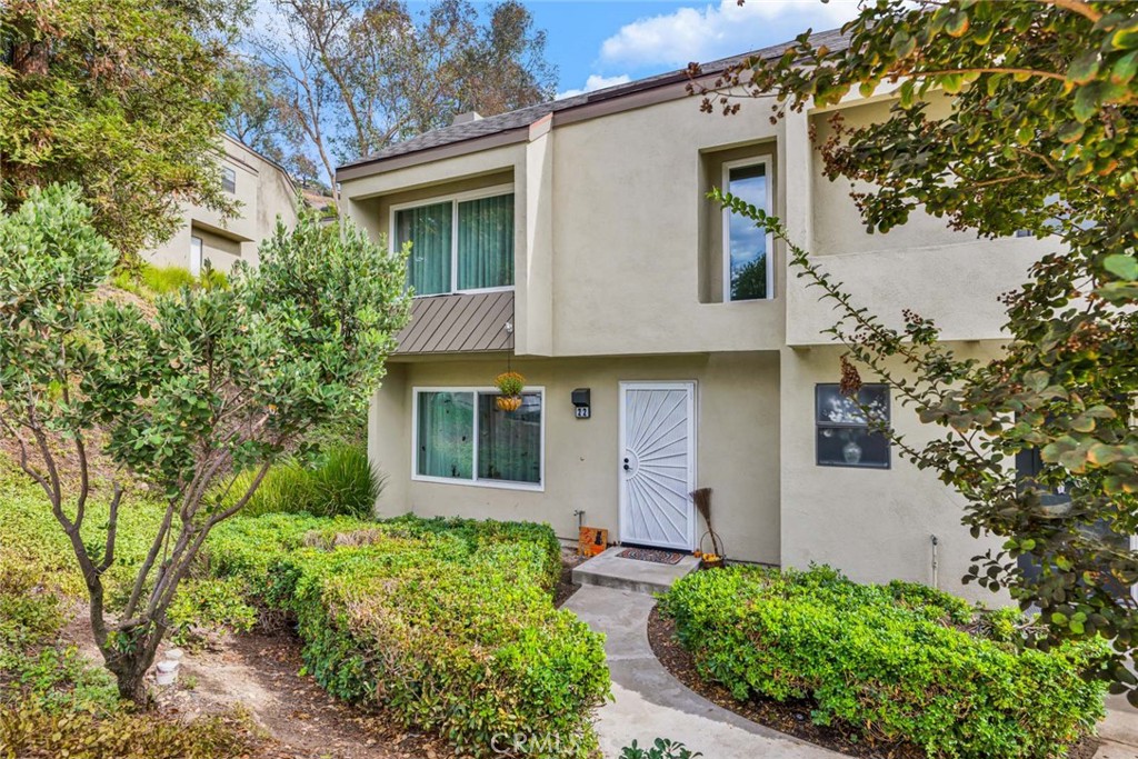 177 N Singingwood Street 22