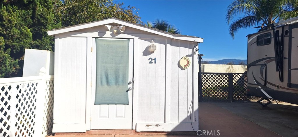 1295 S Cawston 21