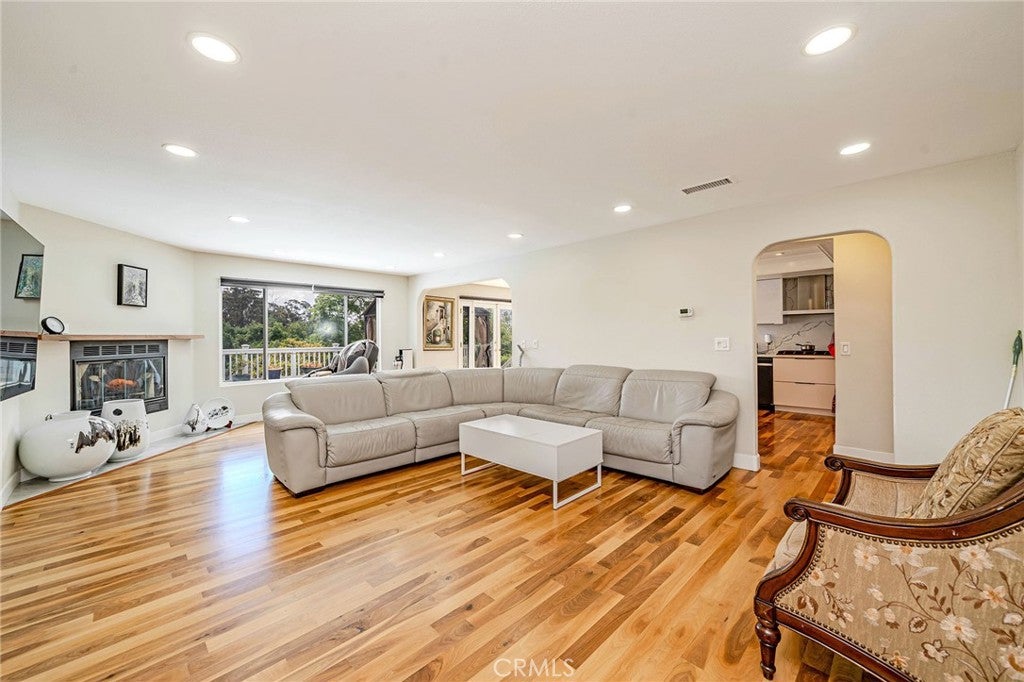 774 Stephens Ave