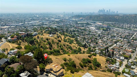 Photo of 858 Avenue 37, Los Angeles, CA 90065 (MLS # GD26105441)