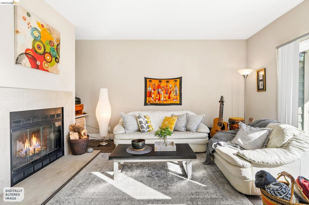 159 Lakeshore Ct