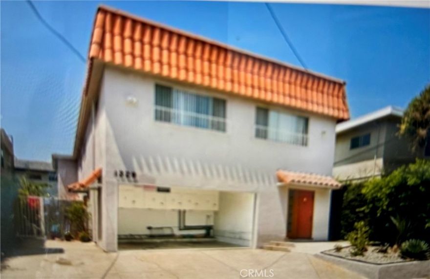 Location, Location, Location , Exceptional income property in one of the best area of West L.A , South of Wilshire and East of Bundy  This fully occupied  4- unit investment property generate good income with good rent in place.The property features 3 Townhomes, each has 3 bedrooms and 2 baths plus one studio, A Total of 9 Beds, and 7 baths, Two of the townhomes have been remodeled. The roof was replaced in 2024 .It is situated in an ultra-Walkable neighborhood, tenants enjoy easy access to trendy restaurants ,bars and shops.Don't miss out on this rare opportunity. Please do not disturb the tenant . Contact me with any questions.