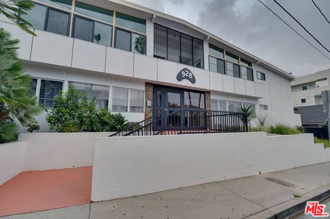 Photo of 928 N San Vicente Boulevard #107, West Hollywood, CA 90069 (MLS # 26828817)