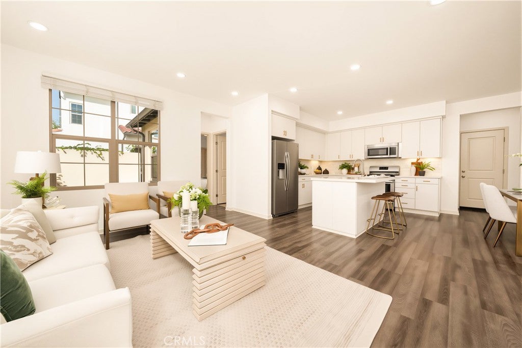 56 Bay Laurel