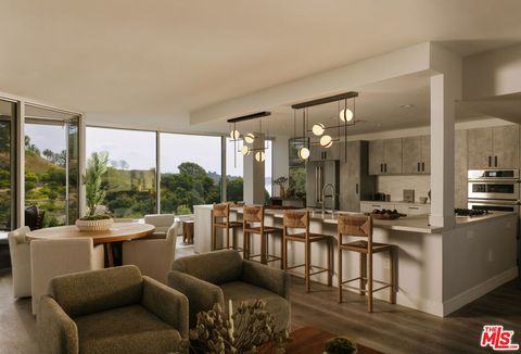 Photo of 17352 W Sunset Boulevard #1, Pacific Palisades, CA 90272 (MLS # 26760531)