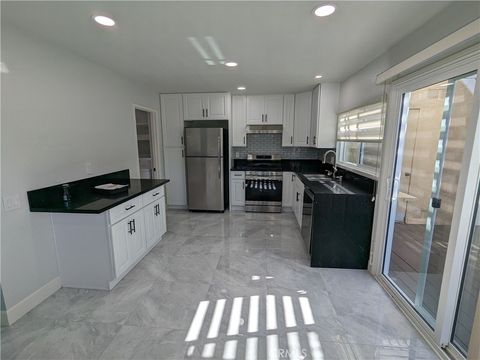 Photo of 47 Heritage, Irvine, CA 92604 (MLS # OC26046372)