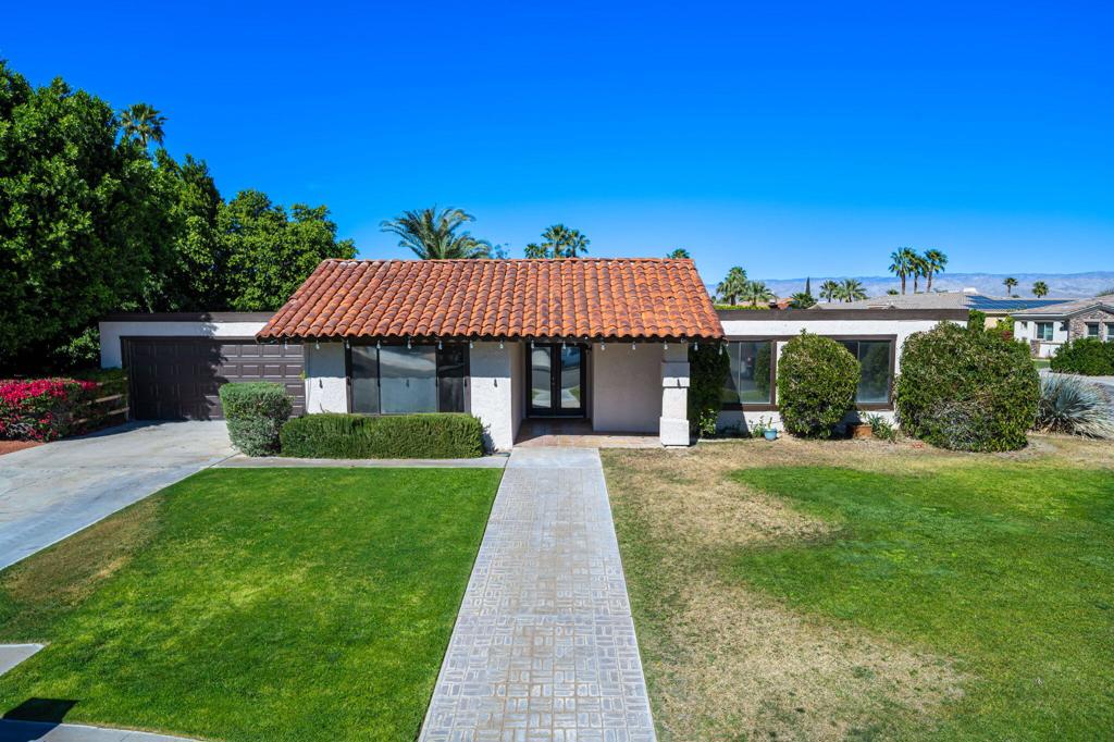1374 E Madero Circle