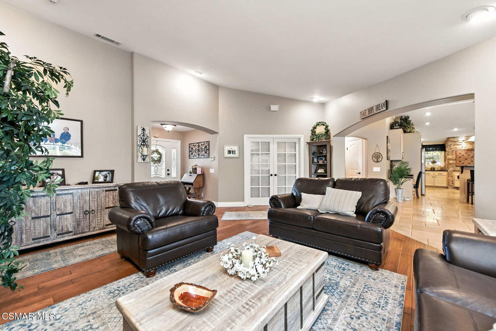 Bridle Path (SDLBK)-317 - 317 - Residential