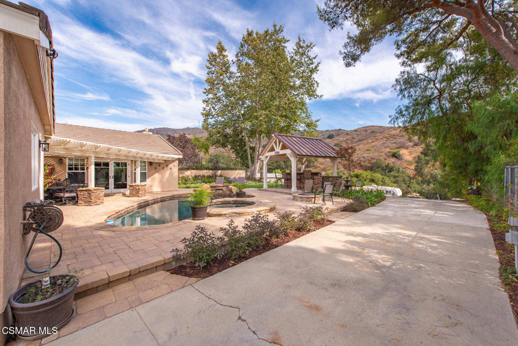 Bridle Path (SDLBK)-317 - 317 - Residential