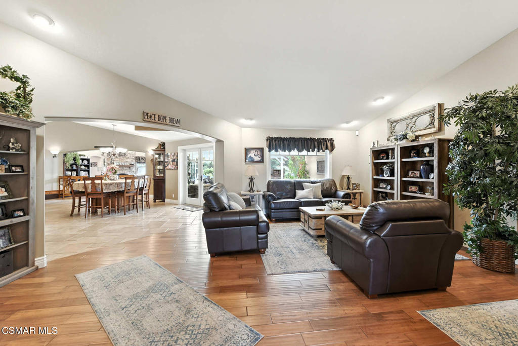 Bridle Path (SDLBK)-317 - 317 - Residential
