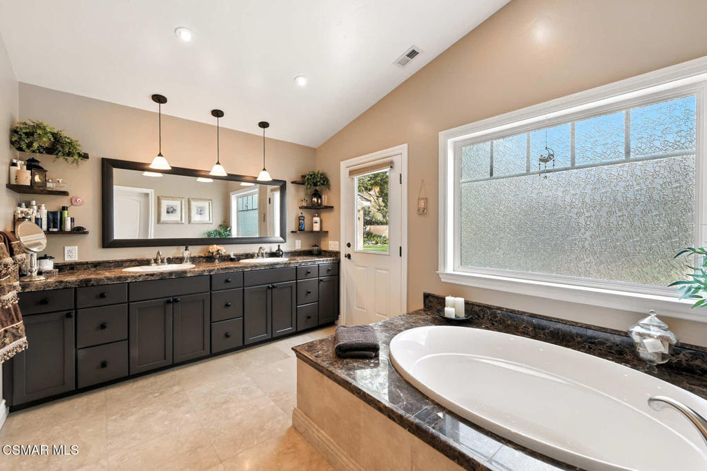 Bridle Path (SDLBK)-317 - 317 - Residential