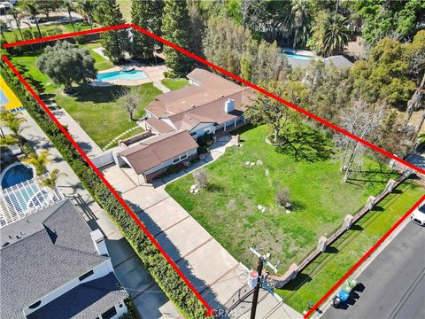 22722 Calvert Street Woodland Hills CA 91367