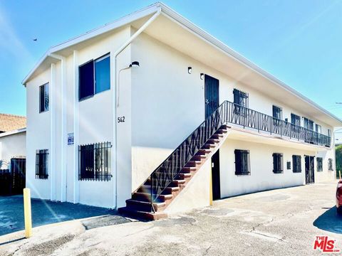Photo of 542 W 76th Street, Los Angeles, CA 90044 (MLS # 25587023)