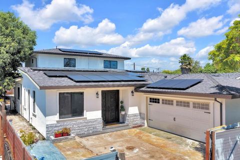 Photo of 727 Lakehaven Drive, Sunnyvale, CA 94089 (MLS # ML82046583)