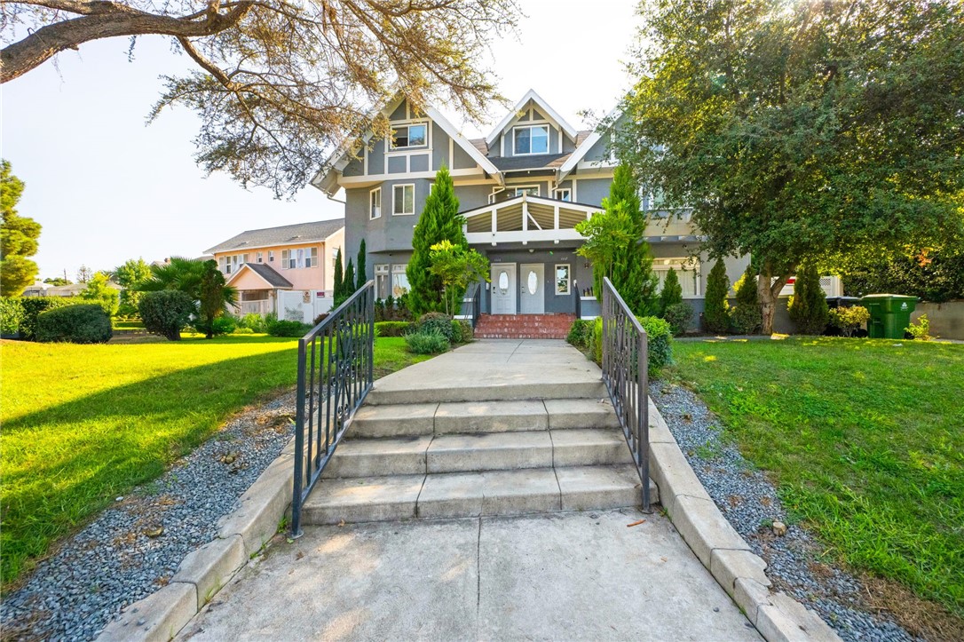 Properties 2 4440 Victoria Park