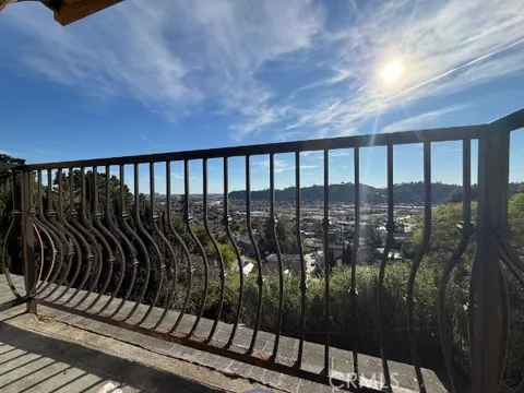 1736 Kilbourn Street, Los Angeles, CA 90065 - MLS#: CV26004224