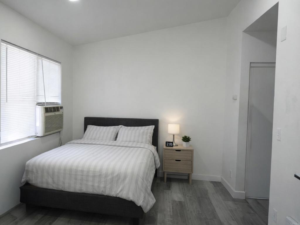 875 W San Ysidro Boulevard 14