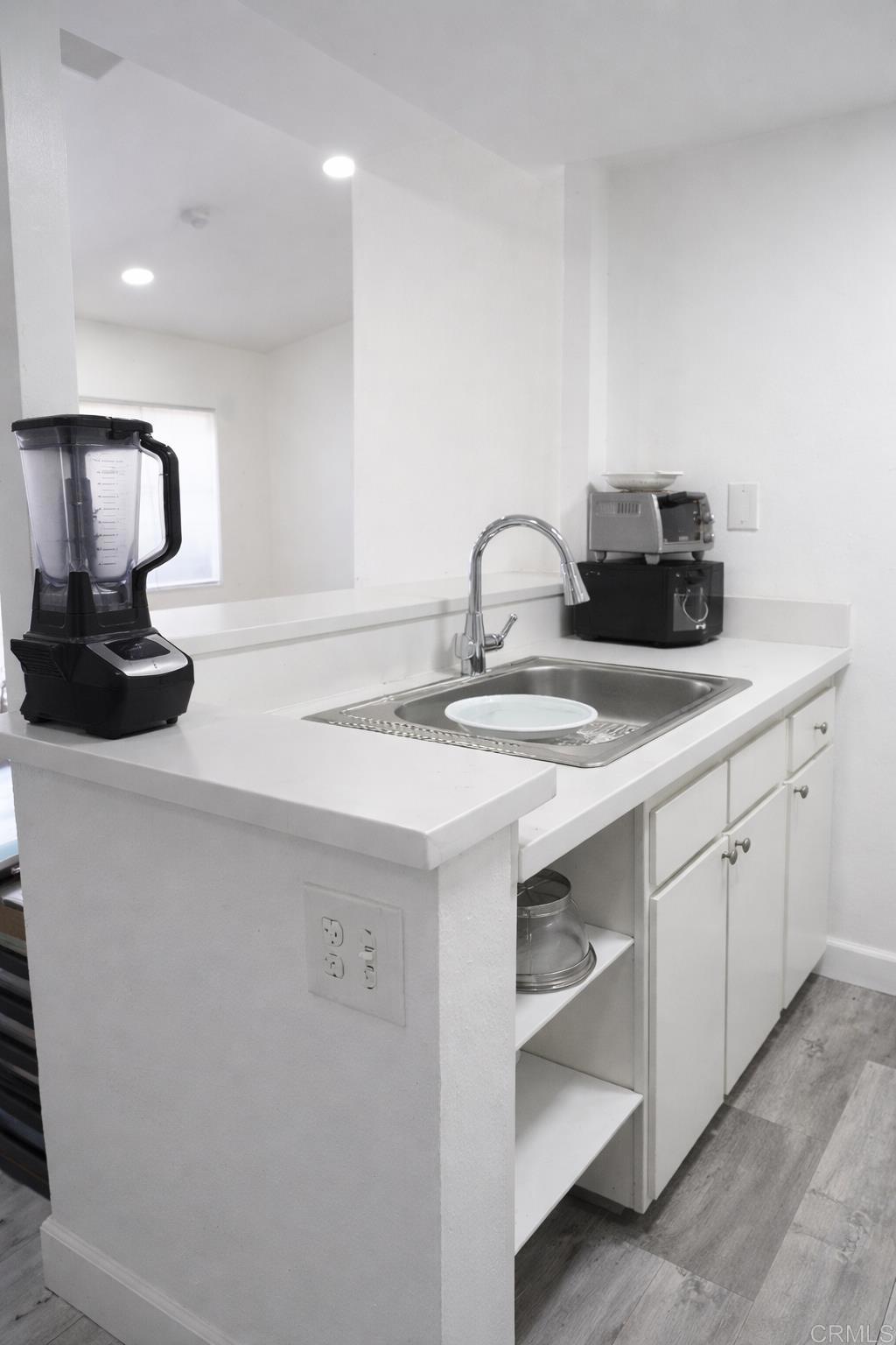 875 W San Ysidro Boulevard 14