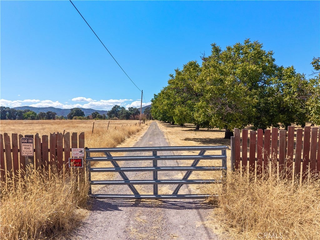 1860 Hummel Lane