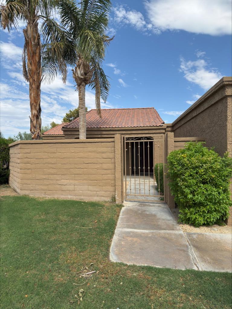 e to 44299 Capri Court, located in the highly desirable Hidden Palms gated community in the heart of Palm Desert. This well-maintained 3-bedroom, 2-bathroom single-level home offers 1,543 square feet of comfortable living space. The home features an open floor plan, a spacious living room with a fireplace, and ample natural light throughout. The kitchen includes plenty of storage and opens to the dining area, making it ideal for everyday living or entertaining. Enjoy direct access to a private patio perfect for relaxing or outdoor dining. This is an unfurnished property, and utilities are not included in the lease. Residents of Hidden Palms enjoy beautifully landscaped grounds, multiple pools and spas, tennis and pickleball courts, and scenic walking paths. Conveniently located near shopping, dining, and golf courses.