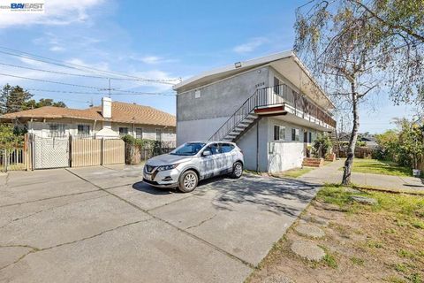 Photo of 2828 22nd Avenue Ave, Oakland, CA 94606 (MLS # 41128184)