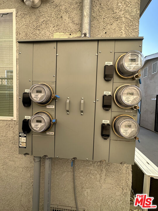 1715 W 64th Street 5