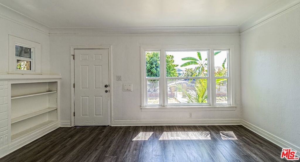 2817 S Norton Avenue