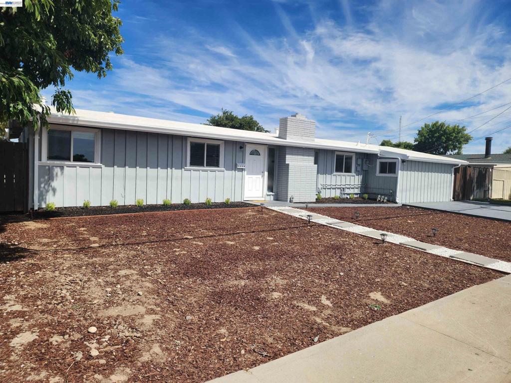 Photo of 1238 Maryland Ave AVE, Los Banos, CA 93635 (MLS # 41141476)