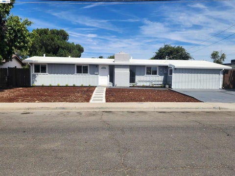 Photo of 1238 Maryland Ave AVE, Los Banos, CA 93635 (MLS # 41141476)