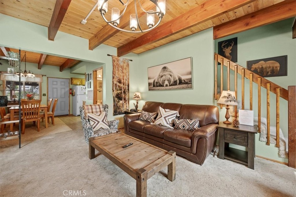 560 Lakewood Lane