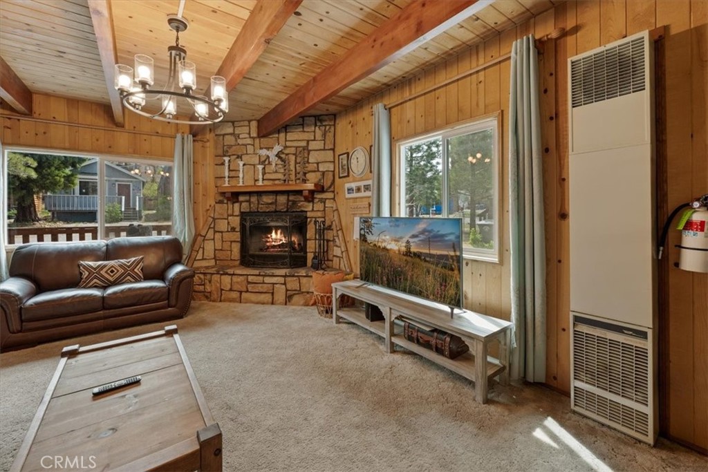 560 Lakewood Lane