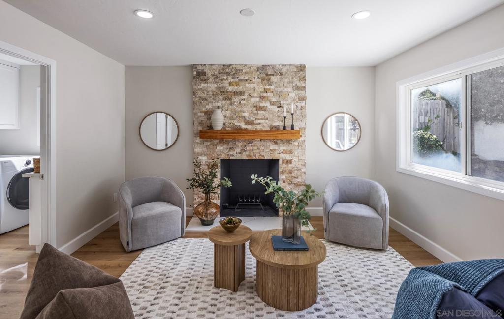 Del Mar - Residential