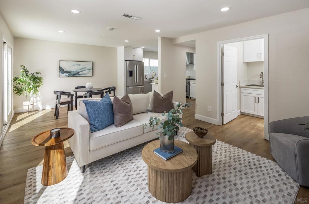 Del Mar - Residential