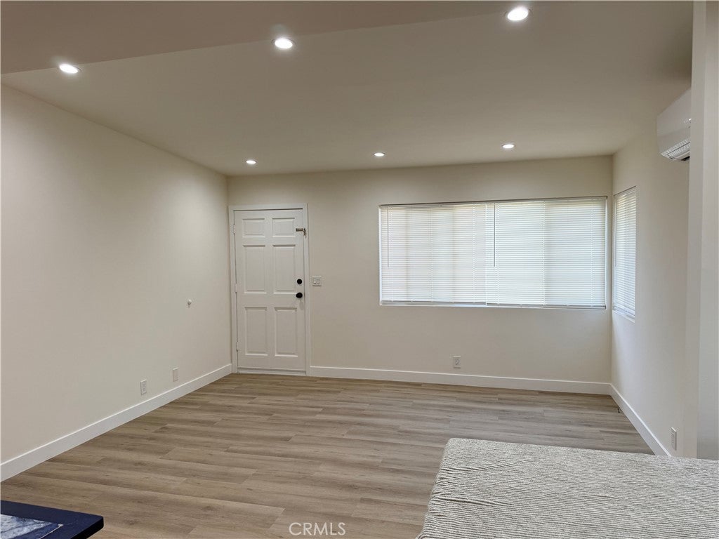440 E 234th Walk
