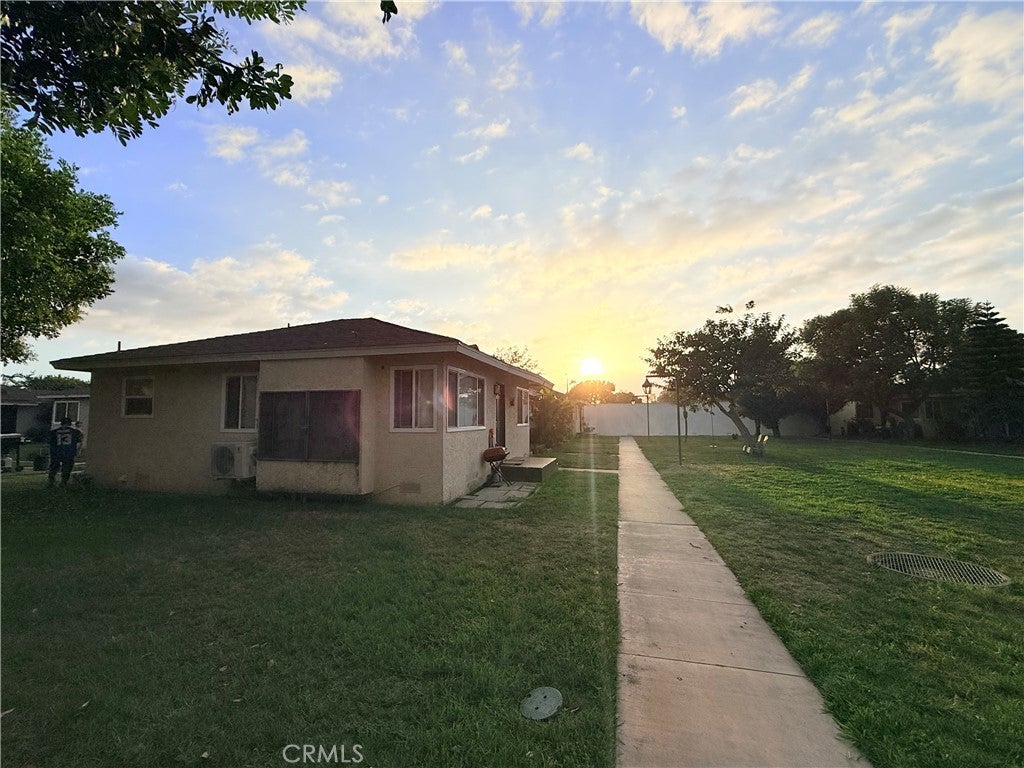 440 E 234th Walk