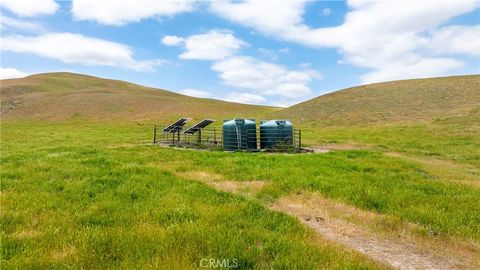 Tiny photo for 8050 Bitterwater Road, Shandon, CA 93461 (MLS # SC25108698)