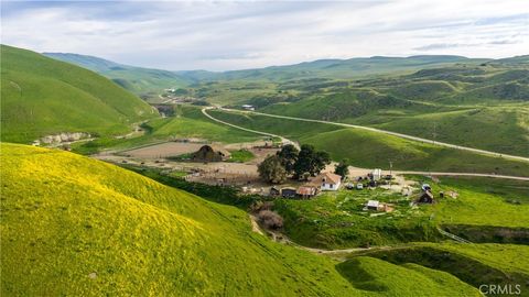 Tiny photo for 8050 Bitterwater Road, Shandon, CA 93461 (MLS # SC25108698)